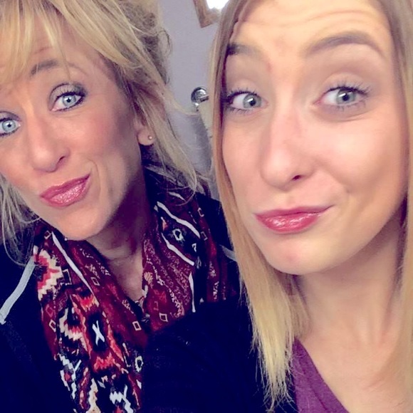 Meet your Posher, Amy - Picture 1 of 1